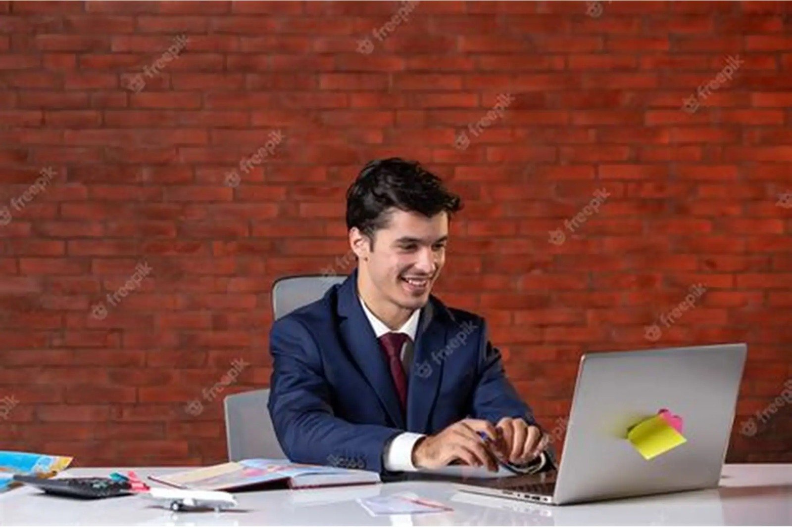 مركز توظيف 👨🏽‍💼