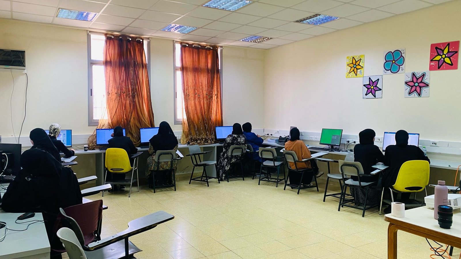 افتتاح دورة حاسوب